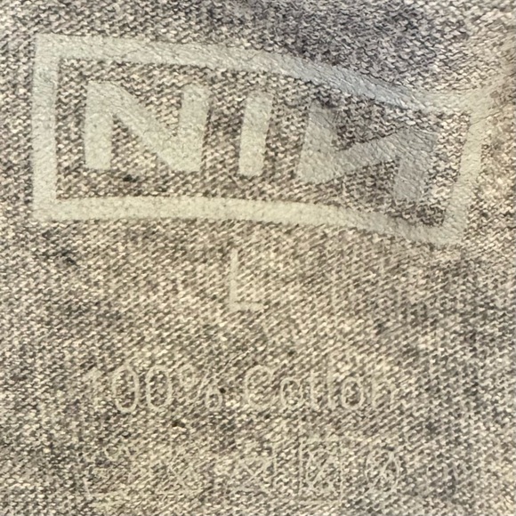 NIN Nine Inch Nails Tour T-Shirt Size Large Light Heather Gray - Picture 3 of 4